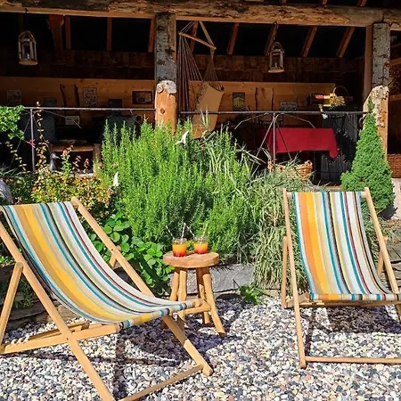 ホテル L' Du Chateau Génos