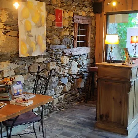L' Du Chateau Hotel *
