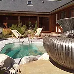 L' Du Chateau Hotel
