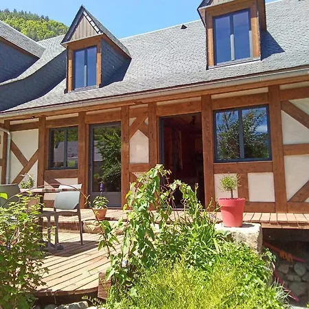 L' Du Chateau Hotel Génos